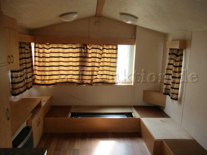 Wohnzimmer mit Klappbett 39F