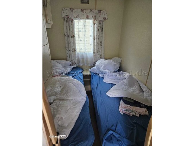Schlafzimmer klein 1