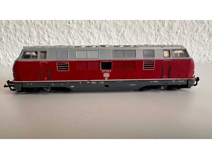 1 modeltrein-diesellocomotief BR 221 van de DB, schaal 1:120 / spoorbreedte 12 mm (tweedehands) – foto 5 – kavel bij Zoll-Auktion, Löbau