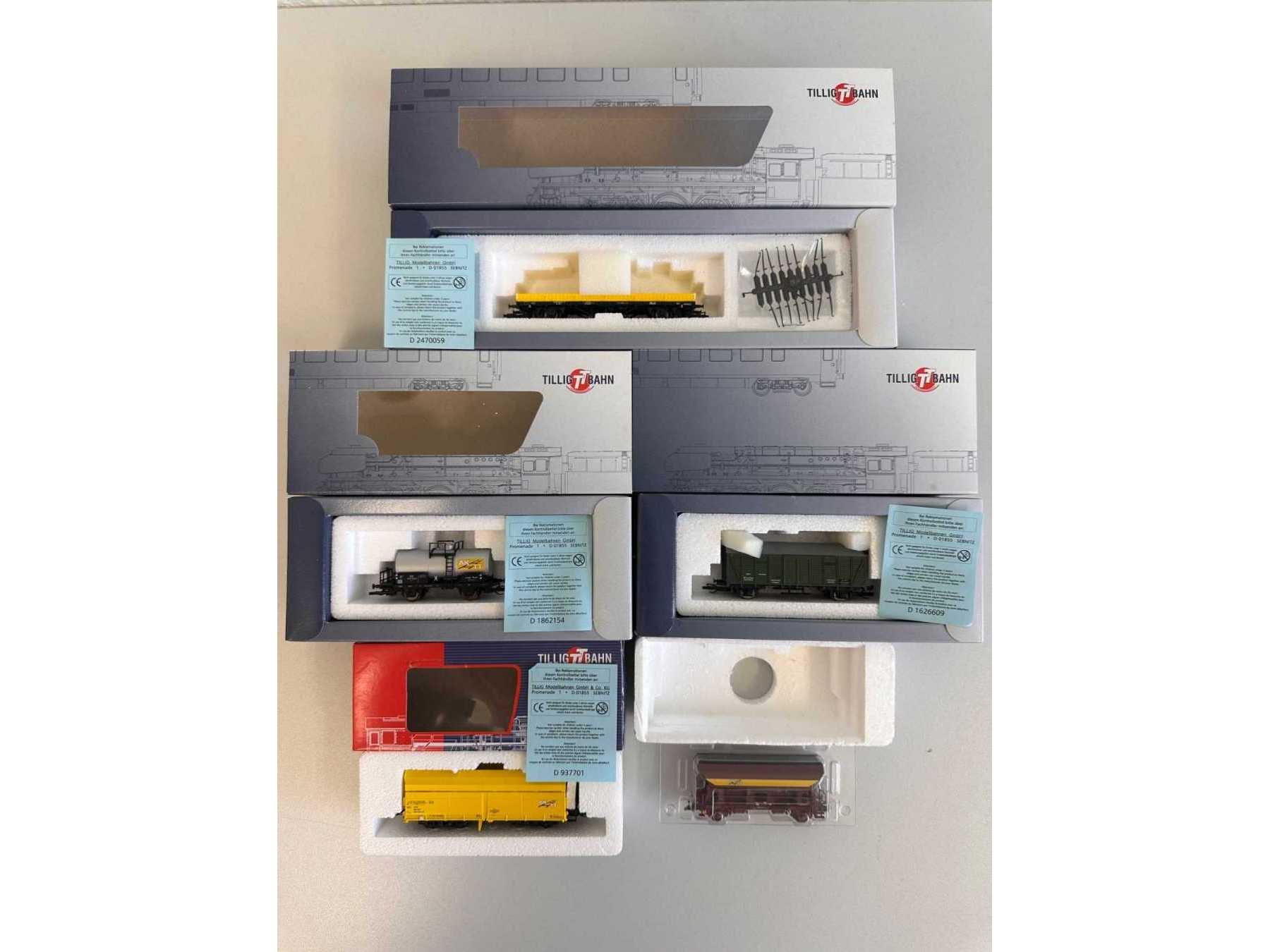 Tillig Jahreswagen-Set 5-teilig Gesamtansicht