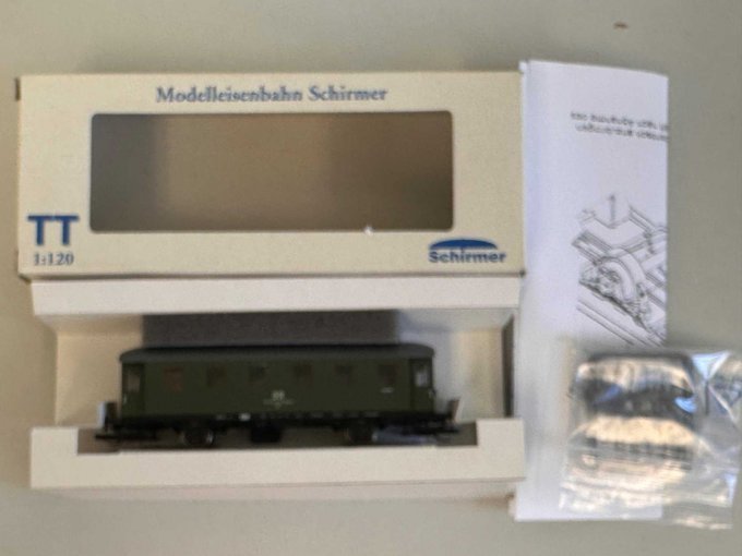 Personenwagen 50 50 24-26 552-0 im offenen Karton