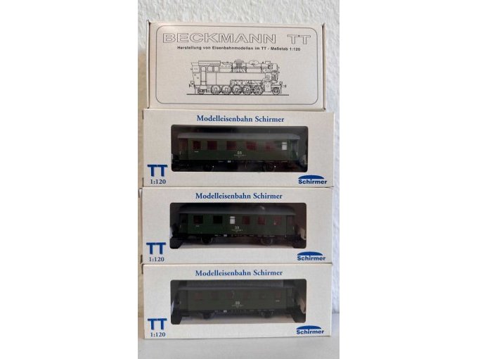 Dampflok- Personenwagen Set 4-teilig / Gesamtansicht Dampflok- Personenwagen Set 4-teilig / Gesamtansicht