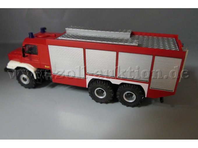 Herpa MB Zetros 6x6 Feuerwehr, 1:87 Ansicht von der Seite