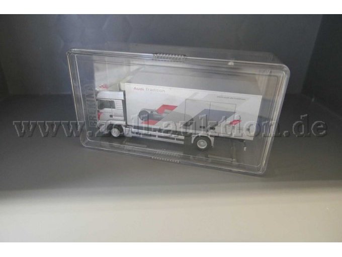 Herpa Truck Audi Tradition MAN A5-5213, 1:87 Ansicht im Schaukasten