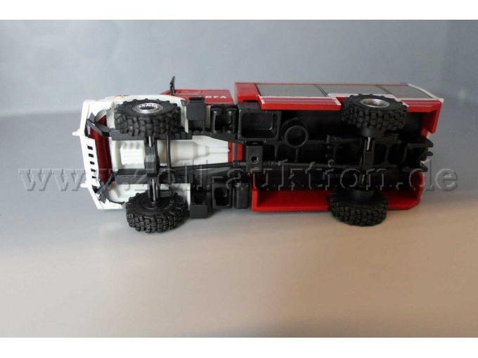 Herpa, MB Cursor 5010 Feuerwehr, 1:87 Ansicht von unten