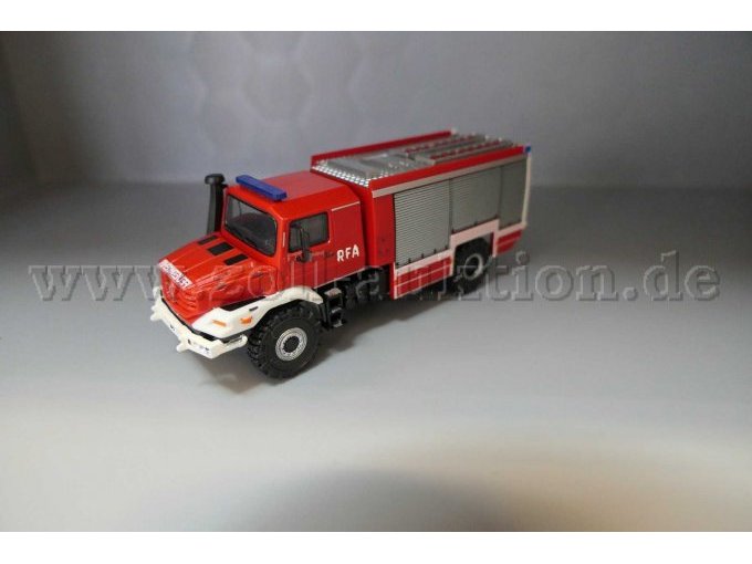 Herpa, MB Cursor 5010 Feuerwehr, 1:87 Ansicht von vorne links