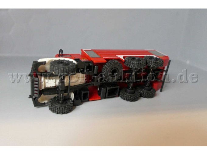 Herpa, MB Cursor 5010 Zetros 6x6 Ziegler TLF Feuerwehr, 1:87 Ansicht von unten
