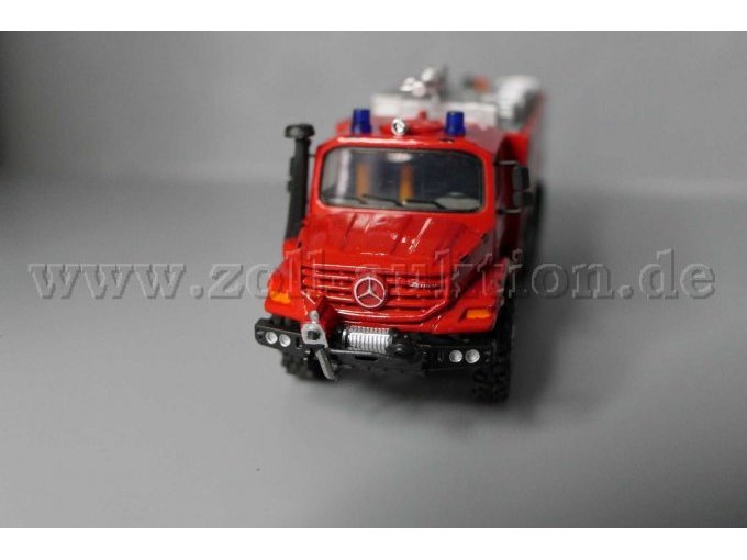 Modellfahrzeug von Herpa, Mercedes Benz Cursor 5010 Tanklöschfahrzeug, 1:87 Ansicht von vorne