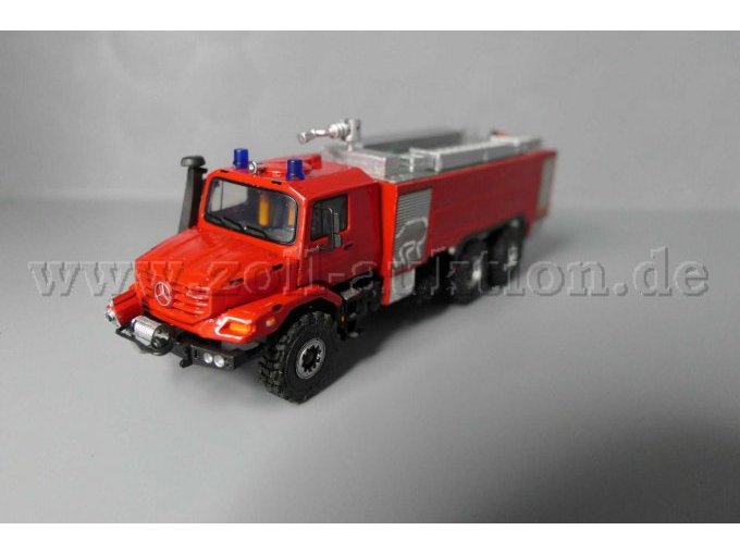 Modellfahrzeug von Herpa, Mercedes Benz Cursor 5010 Tanklöschfahrzeug, 1:87 Ansicht von der Seite