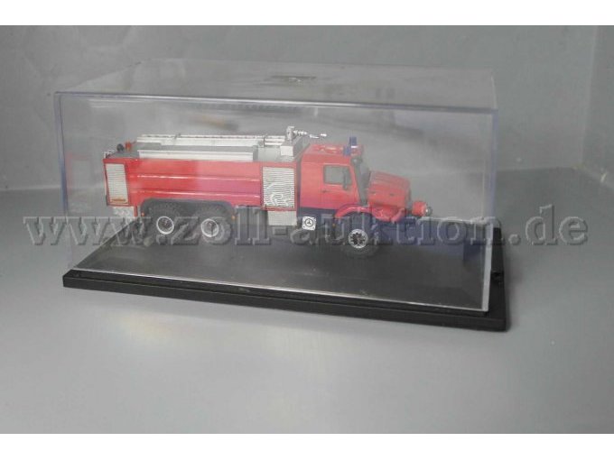 Modellfahrzeug von Herpa, Mercedes Benz Cursor 5010 Tanklöschfahrzeug, 1:87 Ansicht im Schaukasten