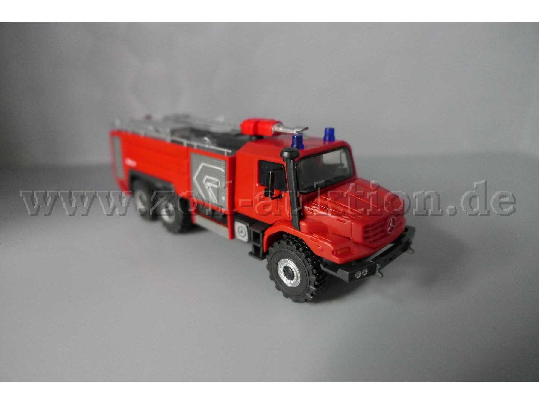 Modellfahrzeug von Herpa, Mercedes Benz Cursor 5010 Zetros 6x6 Ziegler, 1:87 Ansicht von der Seite