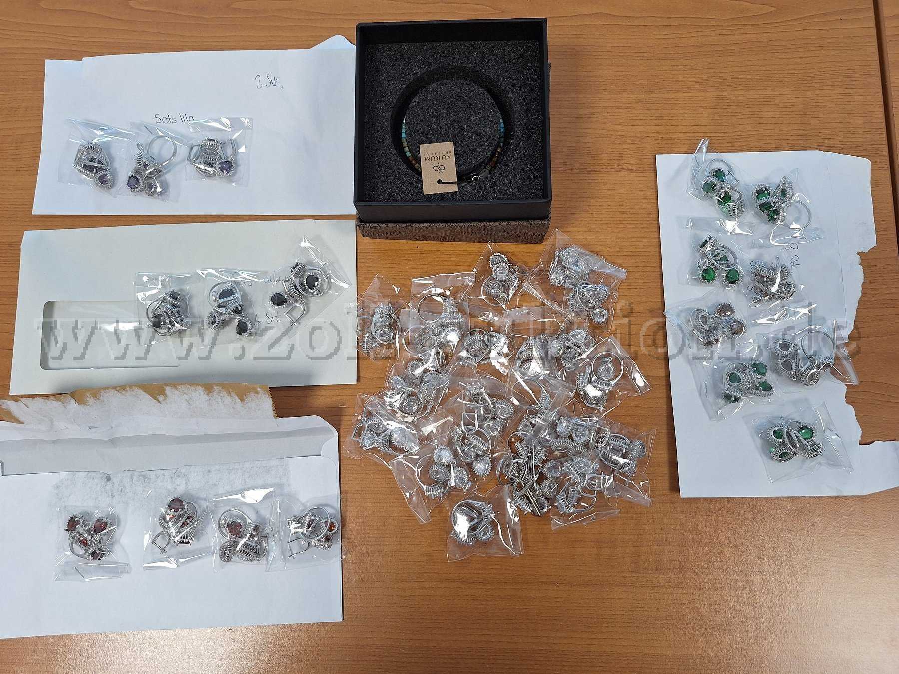 Modeschmuck Gesamtansicht
