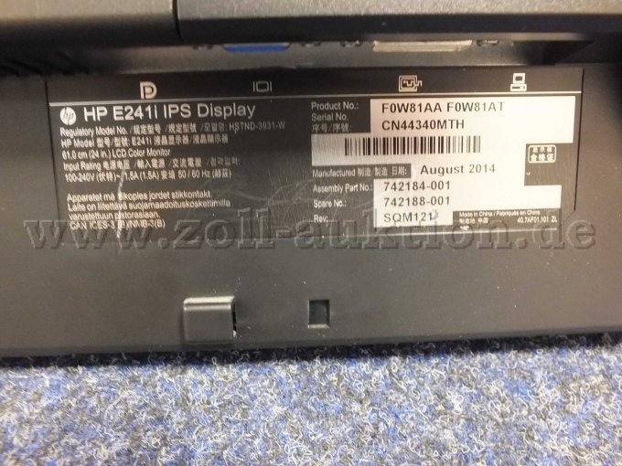 Typenbezeichnung mit Seriennummer.