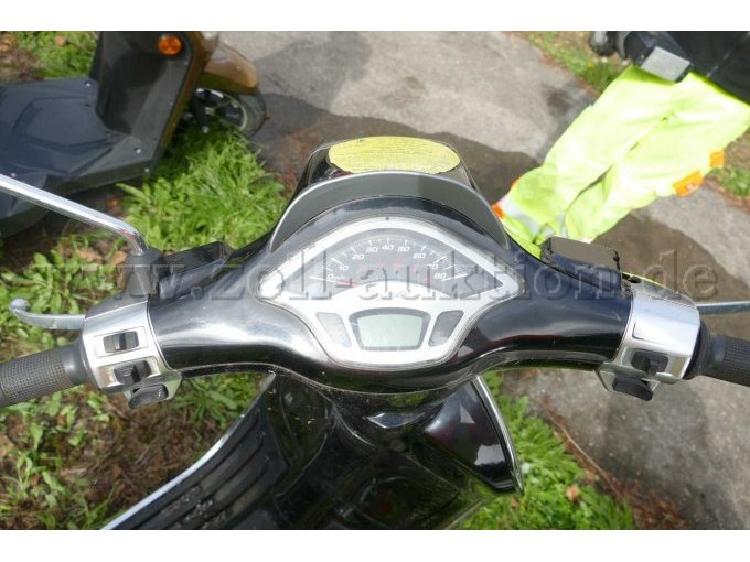 1 Moped Piaggio Vespa Sprint / Bastlerfahrzeug – foto 5 – kavel bij Zoll-Auktion, Wandlitz
