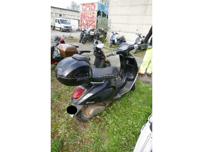 1 Moped Piaggio Vespa Sprint / Bastlerfahrzeug – foto 4 – kavel bij Zoll-Auktion, Wandlitz