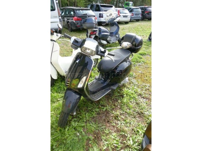 1 Moped Piaggio Vespa Sprint / Bastlerfahrzeug – kavel bij Zoll-Auktion, Wandlitz
