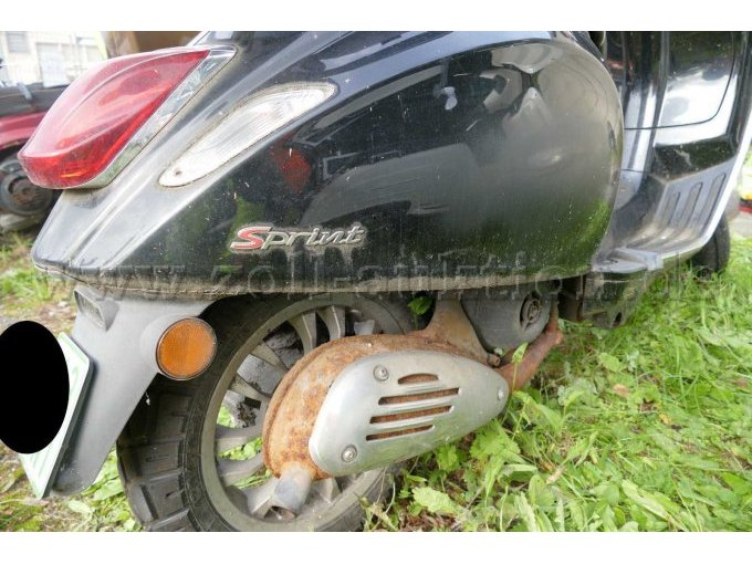 1 Moped Piaggio Vespa Sprint / Bastlerfahrzeug – foto 8 – kavel bij Zoll-Auktion, Wandlitz