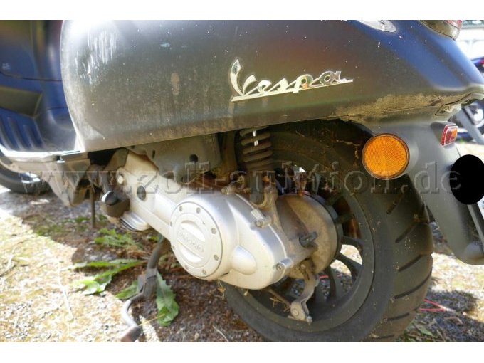 1 Moped Piaggio Vespa Sprint Notte / Bastlerfahrzeug – foto 6 – kavel bij Zoll-Auktion, Wandlitz