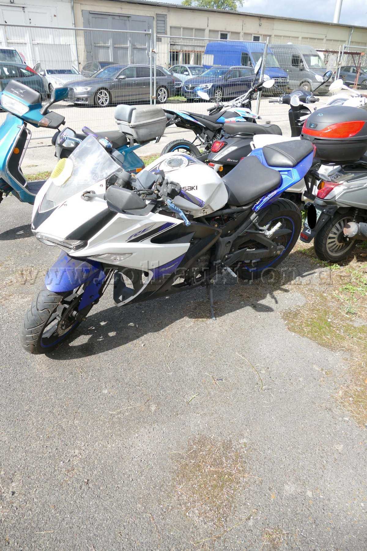 1 Moped Yamasaki YM50 RE / Bastlerfahrzeug