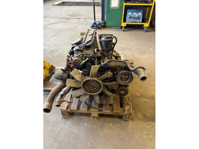 1 Motor und Getriebe Mercedes Benz Sprinter Daimler Chrysler 208 CDI – foto 3 – kavel bij Zoll-Auktion, Kamp-Lintfort