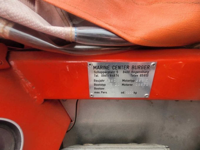 Typenschild Boot