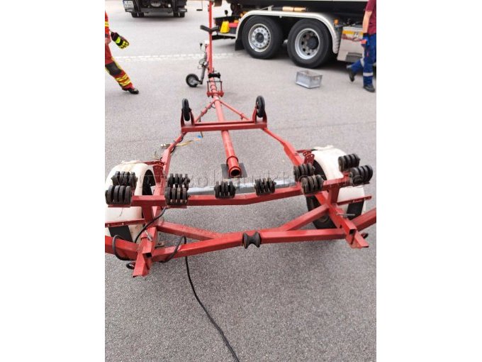 1 Motorboot unbekannten Herstellers mit Trailer und Mercury Außenbordmotor – foto 14 – kavel bij Zoll-Auktion, Regenstauf