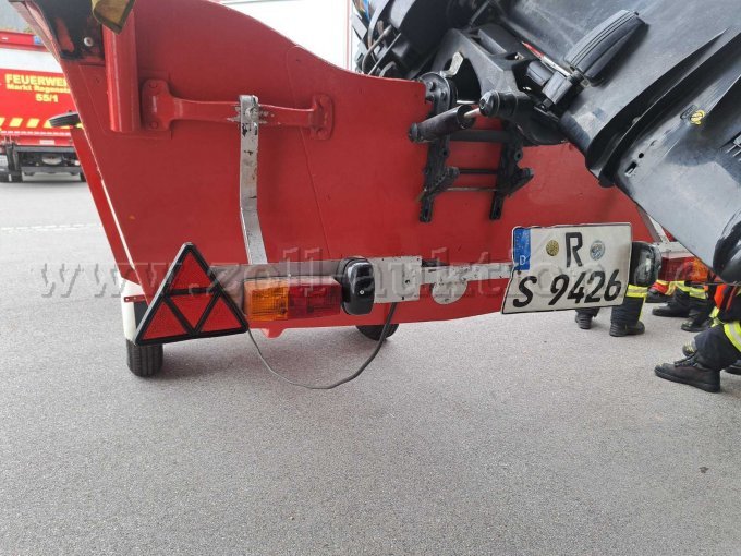 1 Motorboot unbekannten Herstellers mit Trailer und Mercury Außenbordmotor – foto 13 – kavel bij Zoll-Auktion, Regenstauf