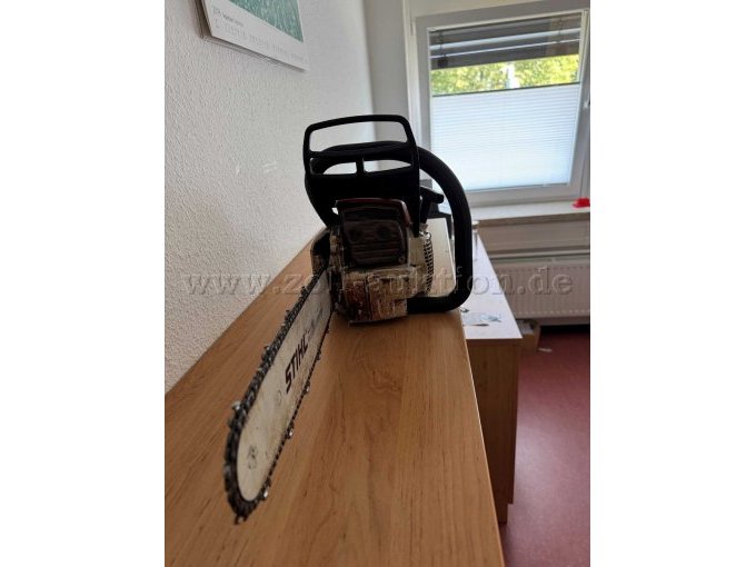 1 Stihl MS261 kettingzaag, defect, voor doe-het-zelvers of voor het verkrijgen van reserveonderdelen – foto 8 – kavel bij Zoll-Auktion, Meppen