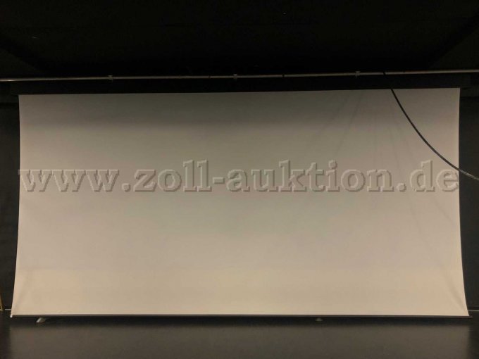 Leinwand komplett ausgefahren Leinwand komplett ausgefahren
