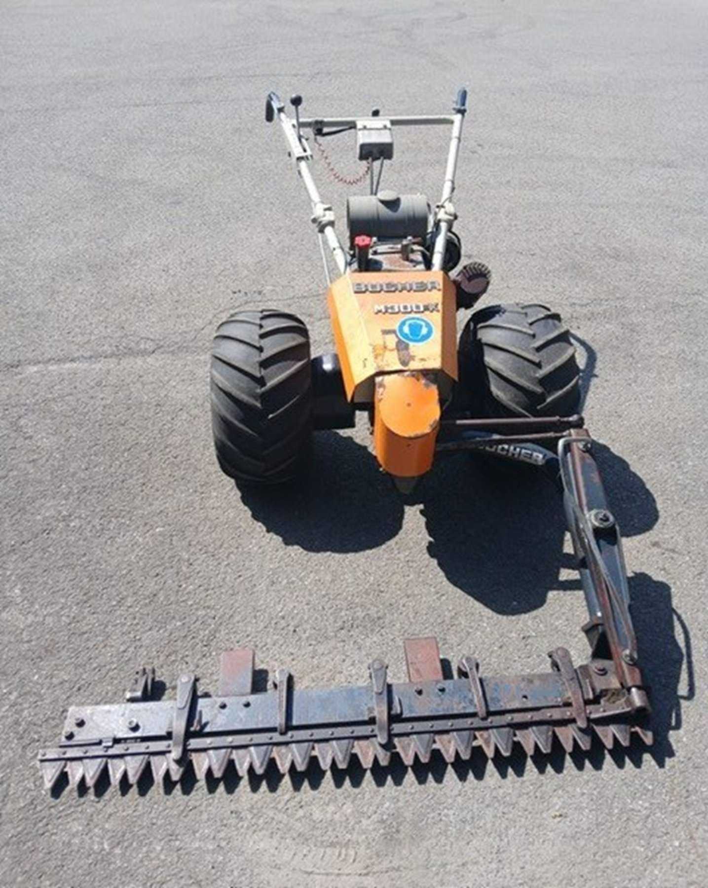 1 kosiarka silnikowa Bucher M 300 KL