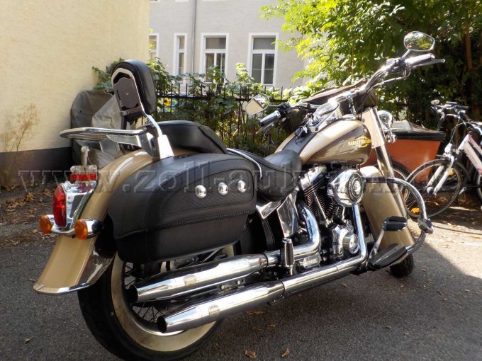 Heck- u. Seitenansicht Motorrad