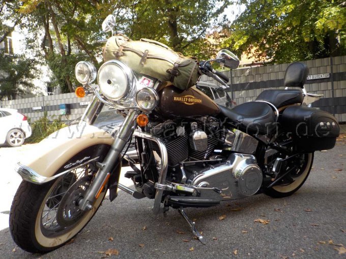 Front- und Seitenansicht Motorrad
