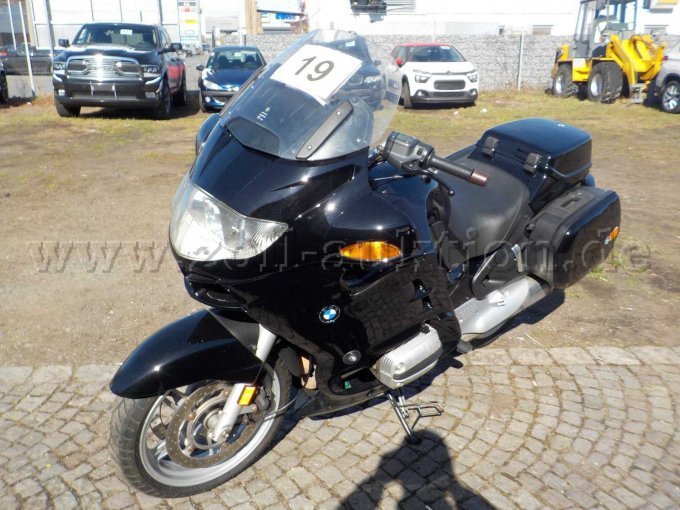 Front- und Seitenansicht Motorrad