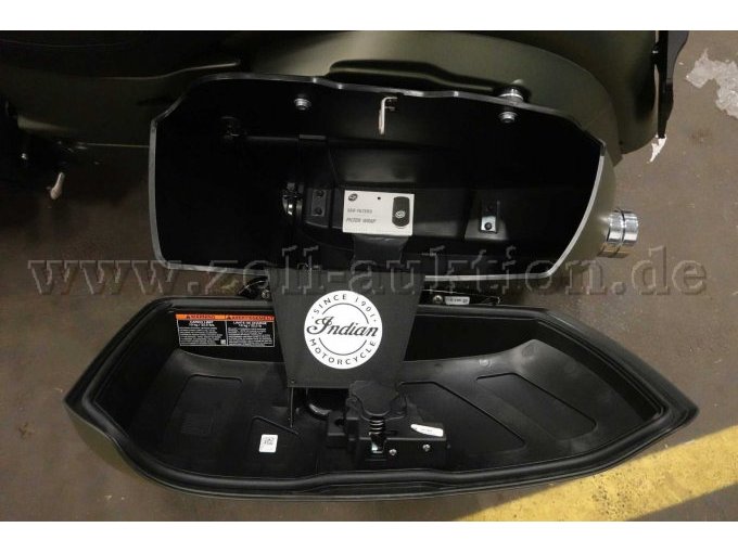 Indian Motorcycle - Springfield Dark Horse, geöffneter Seitenkoffer links