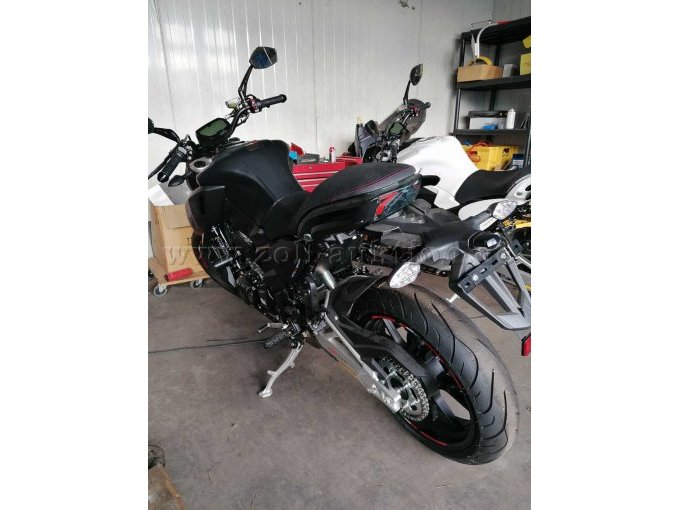 Rückansicht/seitlich