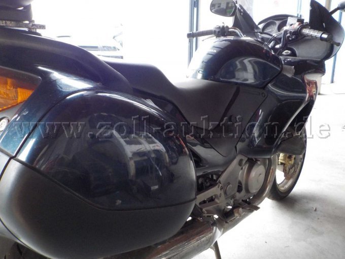 Heck- und Seitenansicht Motorrad