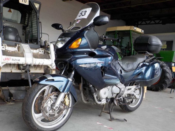 Front- und Seitenansicht Motorrad