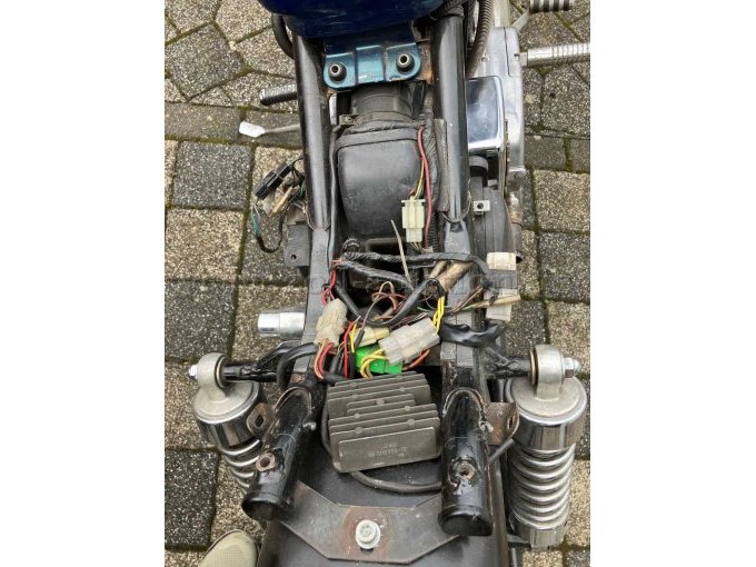 Ansicht unter der Sitzbank