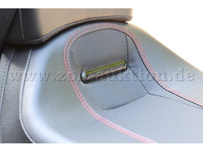 Ansicht Markenlogo auf Sitz