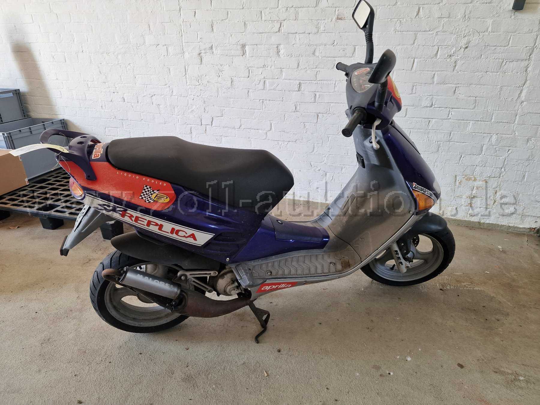 "Aprilia SR 50 LC" Gesamtansicht von der rechten Seite
