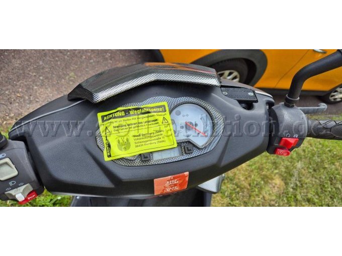 Motorroller GENERIC Explorer Lenkstange