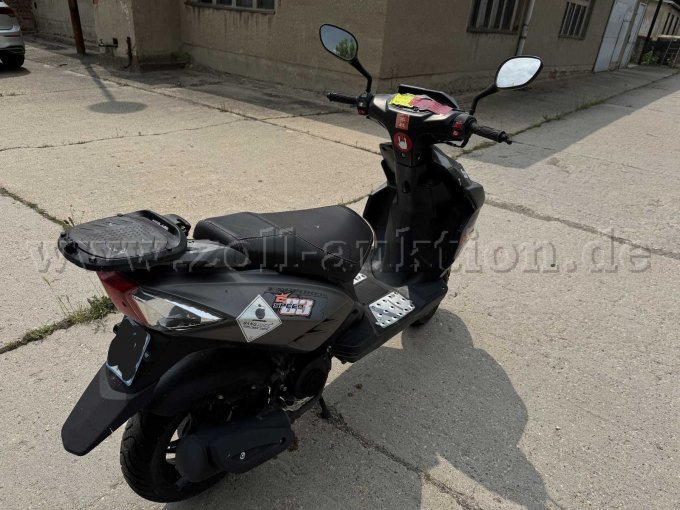 Motorroller GENERIC Explorer rechte Seite von hinten