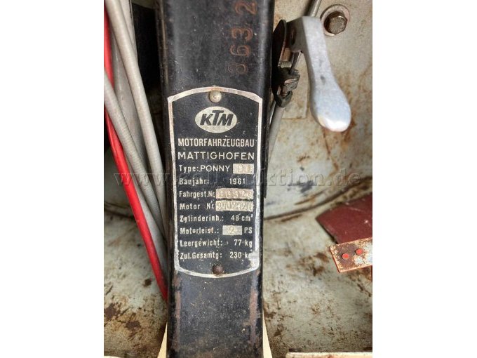 Detailaufnahme Typenschild (in Lenkerklappe)