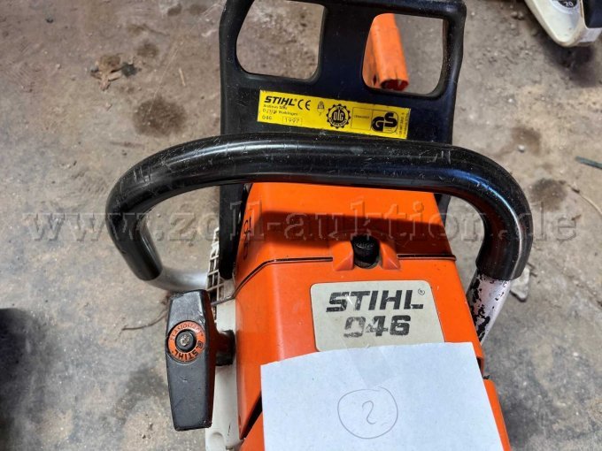 Motorsäge Stihl mit Detailansicht
