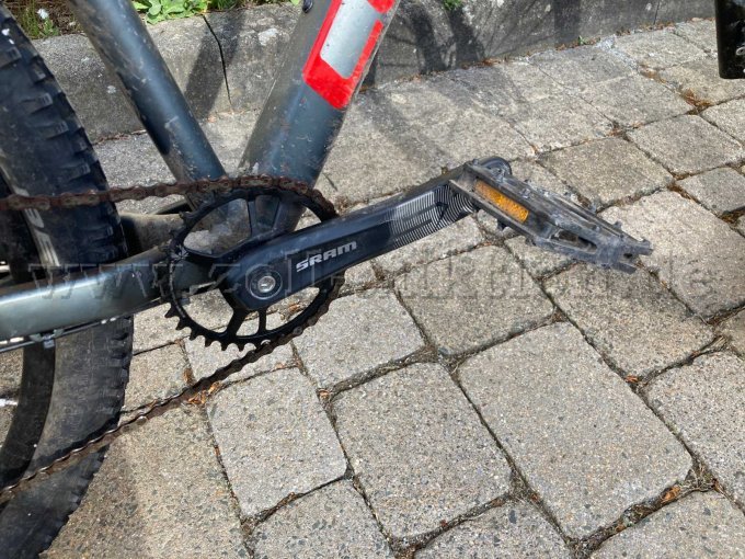 Zahnkranz vorne, Pedal rechts