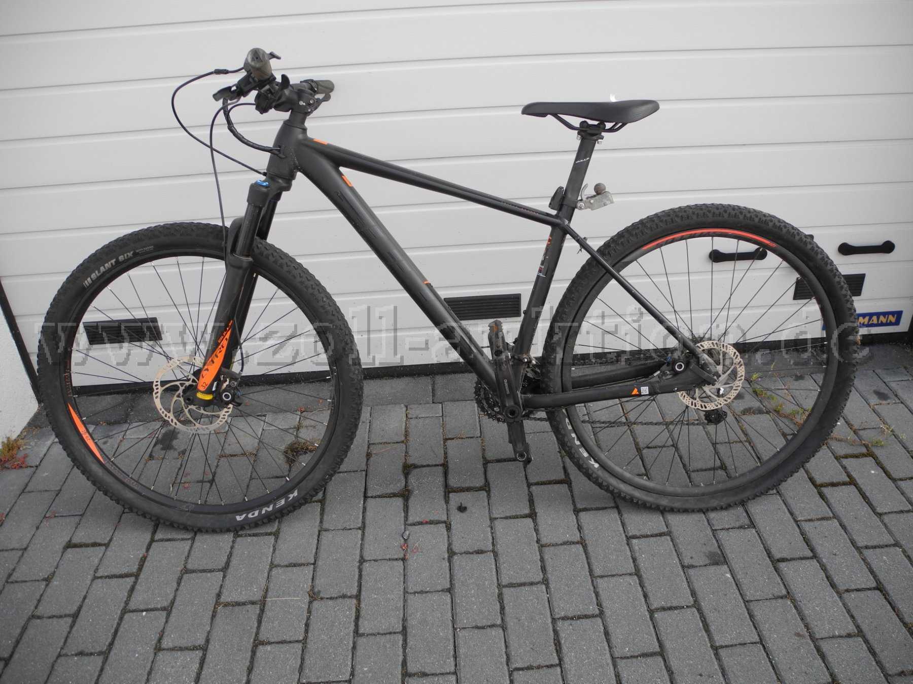 Gesamtansicht Fahrrad von links