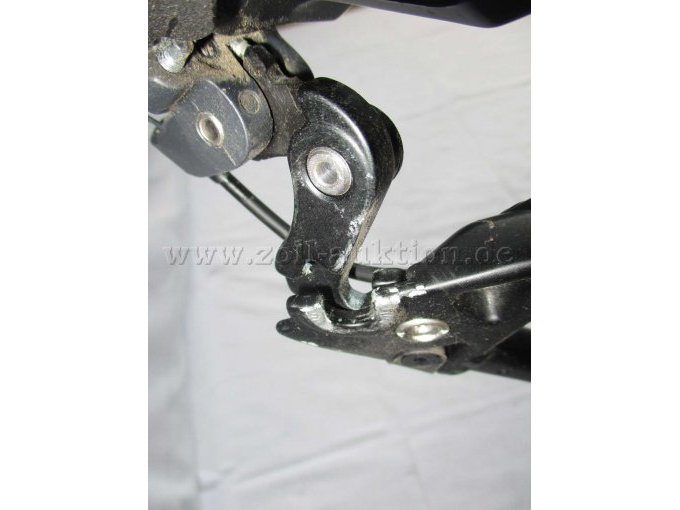 Teilansicht verbogenes Schaltauge mit Schrammen