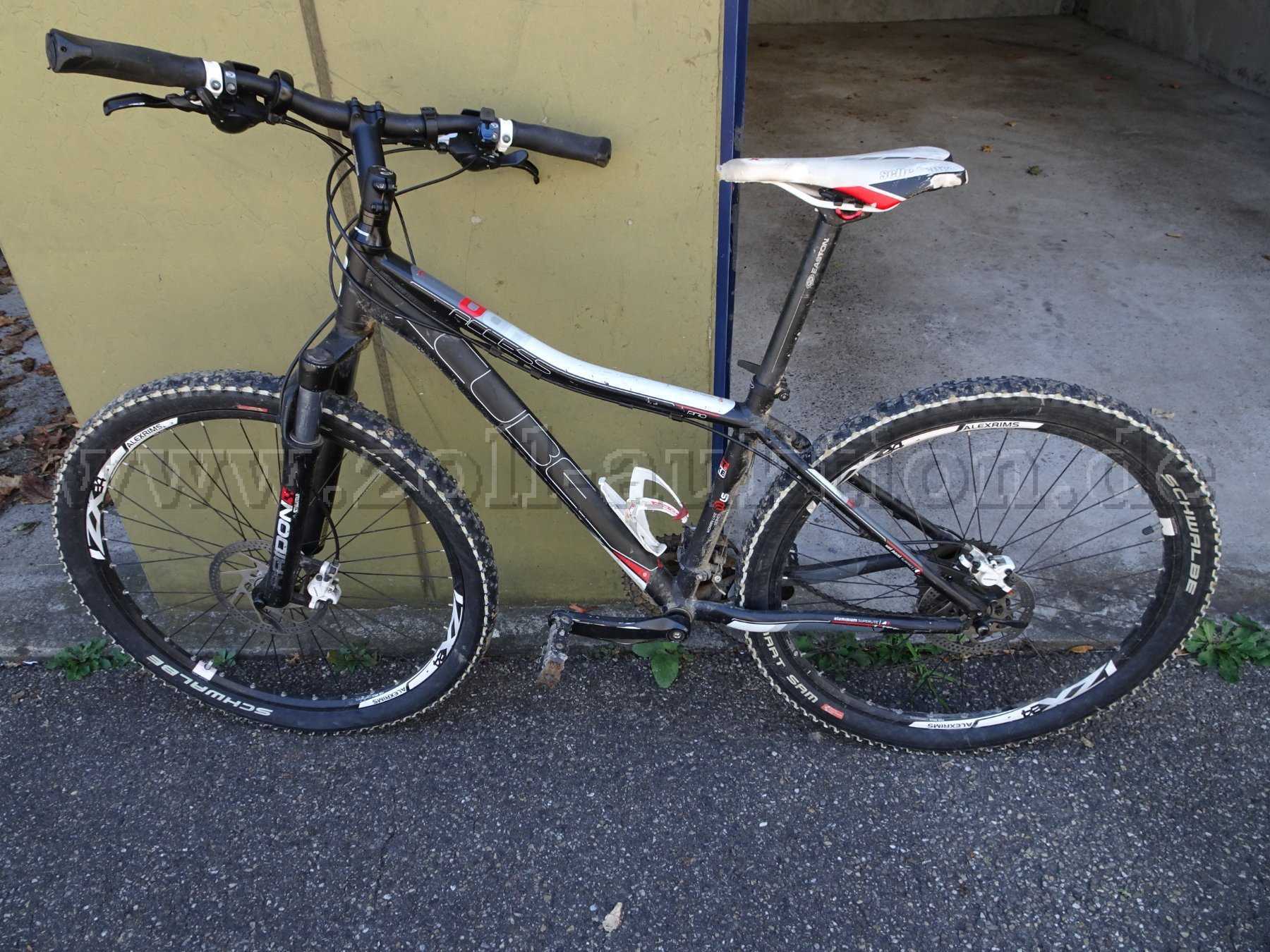 chariot fahrradanhänger kupplung für Thule Brabantia Aufbewahrungssystem Stapelbarer Glasbehälter transmissionSystemNl:Automatisch Farbe:acaciayellow