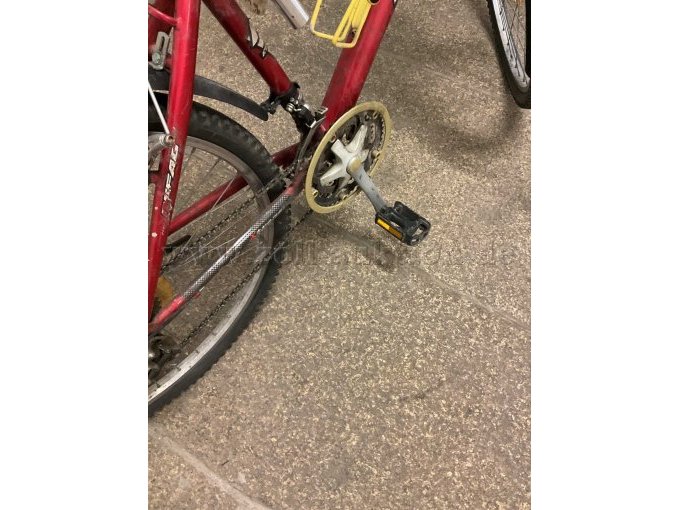 nur eine Pedale vorhanden