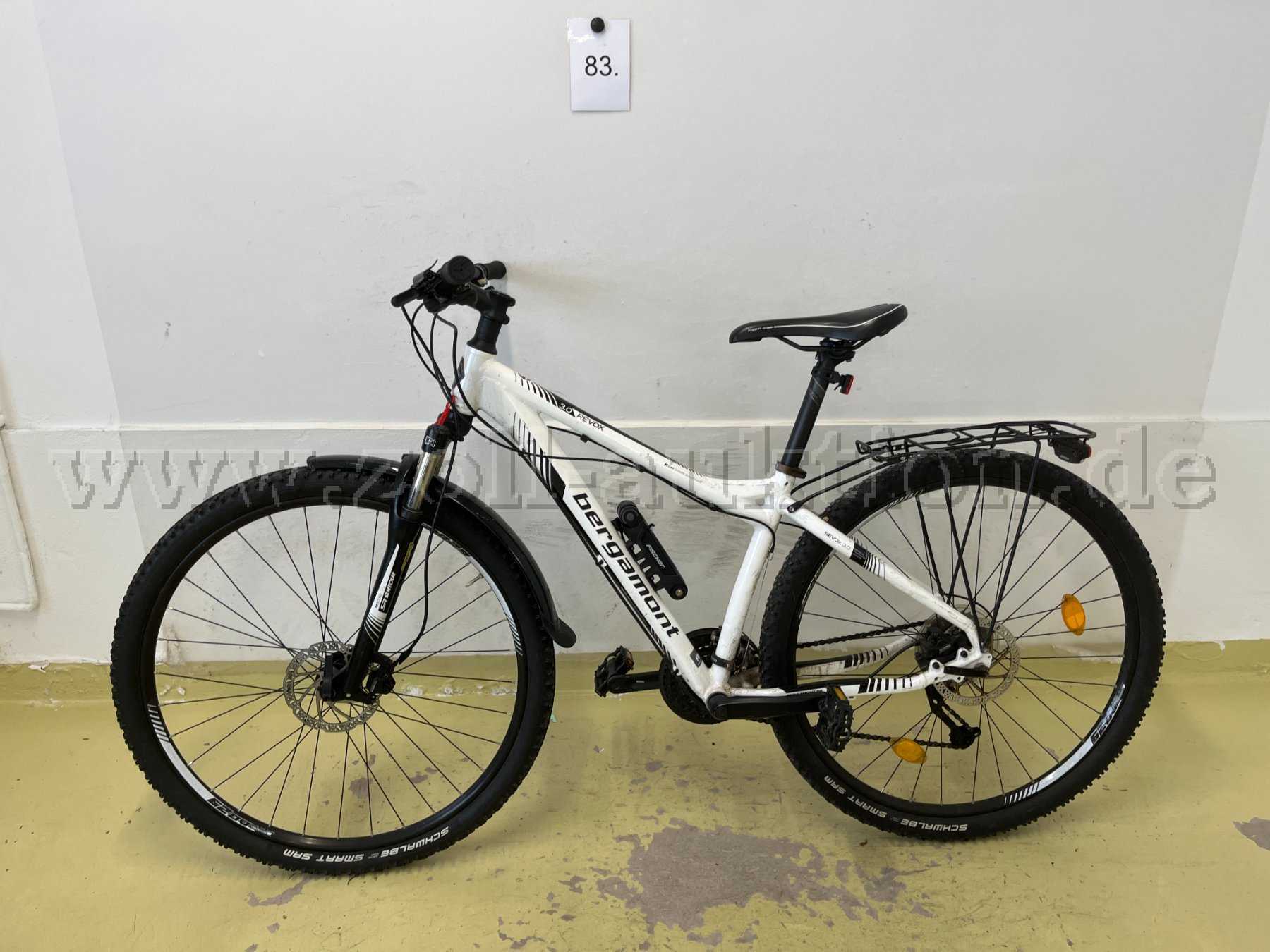 Mountainbike von Bergamont, links